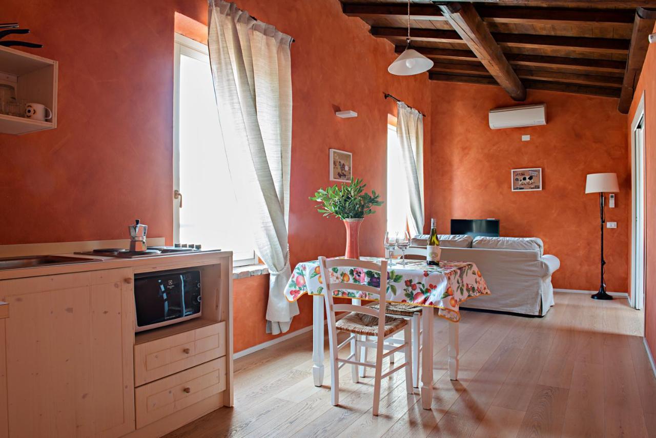 Agriturismo Lecolombare โนกาโรเล รอคคา ภายนอก รูปภาพ